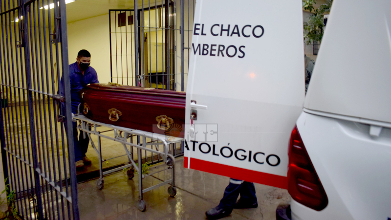 Trasladan el cuerpo de Leonardo Bravo hasta la Morgue Judicial de Resistencia