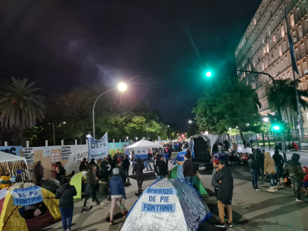 Barrios de Pie acampe.jpg