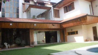 Quieren demoler el chalet que Diego Maradona compró en los 80