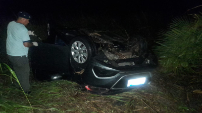 Despiste, vuelco y muerte en la ruta 90