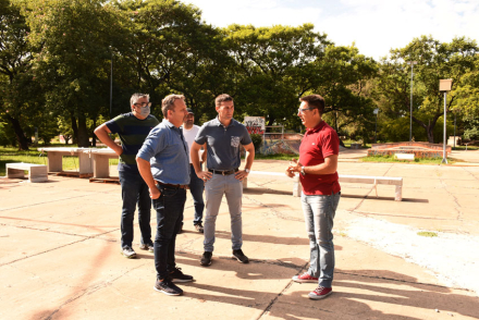 Gustavo-recorrió-el-Parque-.jpg
