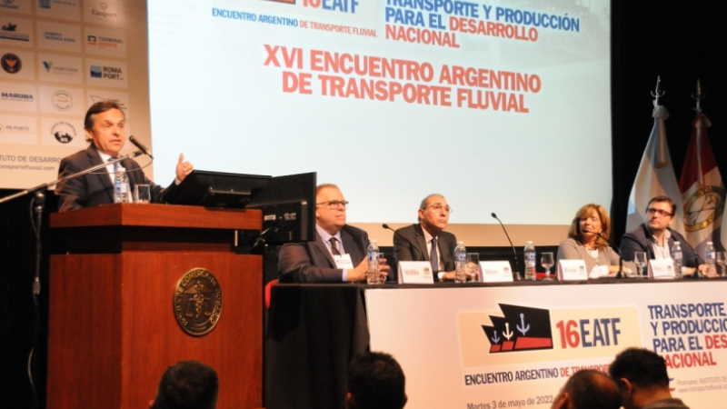 Advierten un "triángulo de las Bermudas" estatal que impide políticas claras para la hidrovía