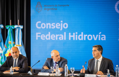 Capitanich pidió "desarrollar una flota fluvial competitiva"