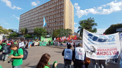 Marchas y protestas vuelven a complicar el tránsito en el microcentro