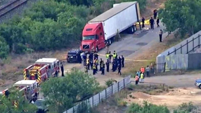 Conmoción: hallan al menos 46 cadáveres en el acoplado de un camión en Texas