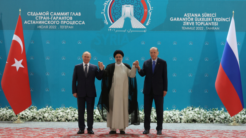Putin visita Irán en su primer viaje fuera de Rusia desde la guerra de Ucrania