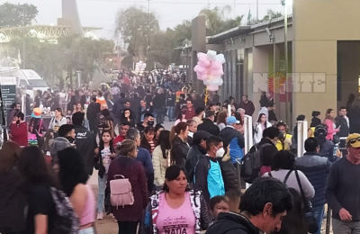 La radiante jornada invitó a una multitud a colmar el predio de la Bienal