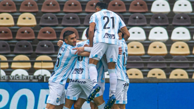 Atlético Tucumán profundizó la crisis de Independiente y se mantiene bien arriba