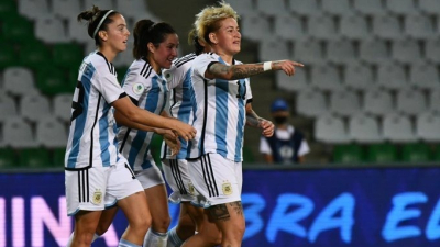 Argentina ante Paraguay, por el podio
