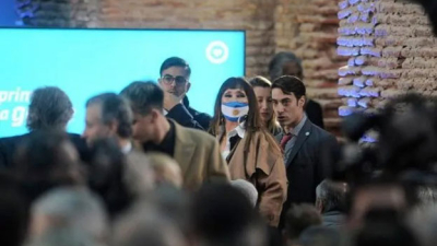 El look de Moria Casan en la jura de Sergio Massa