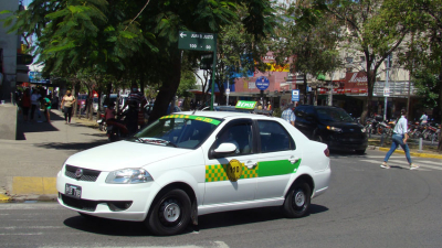 La tarifa inicial de los remises está a 600 pesos en Resistencia