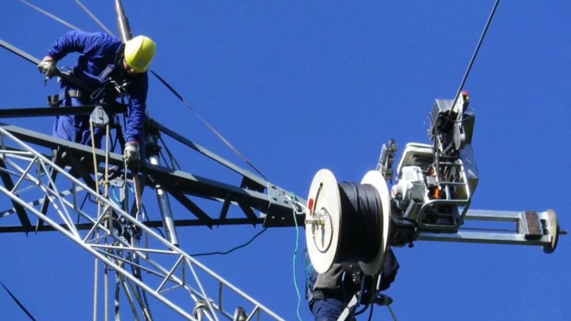 Gustavo López: "Llevamos conectividad a internet a lugares donde los privados no van"