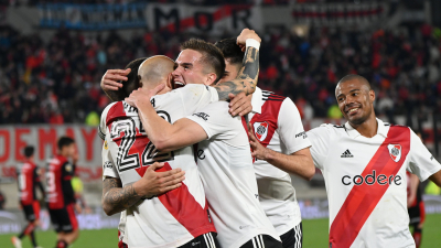 El doblete de Solari fue clave en la goleada de River ante Newell’s