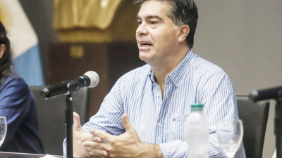 Capitanich prepara temas para reunión en La Plata