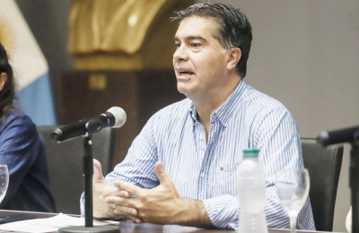 Capitanich prepara temas para reunión en La Plata