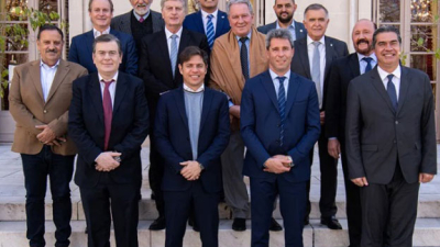 Mandatarios de trece provincias llamaron a "aunar esfuerzos y reducir la inflación"