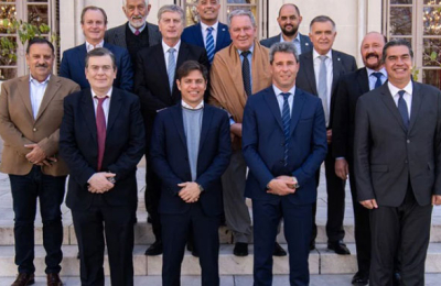 Mandatarios de trece provincias llamaron a "aunar esfuerzos y reducir la inflación"