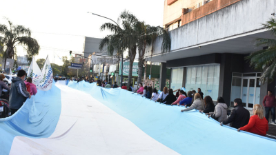 Contundente movilización para repudiar el atentado que sufrió CFK