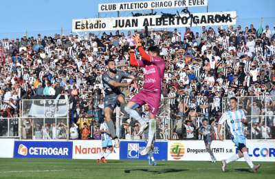 For Ever venció a Atlético Rafaela y no quiere despertar de su sueño