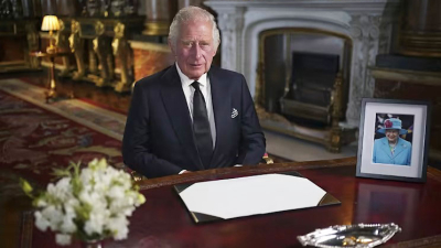 Carlos III se comprometió a servir ‘toda la vida‘ a los británicos