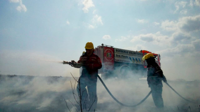 Defensa Civil y los bomberos voluntarios trabajan en la prevención de incendios forestales