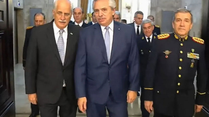 El presidente instó a las FFAA a robustecer la presencia en el sur