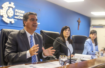 Gobierno presentó un Presupuesto que mantiene la inversión y el superávit