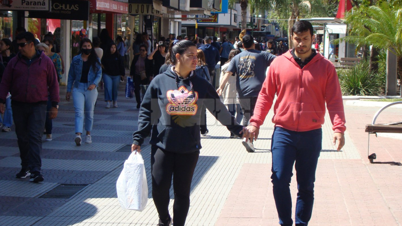 Apertura normal en los comercios del microcentro de Resistencia