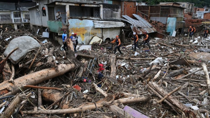 Deslave arrasa pueblo de Venezuela y deja 22 muertos y 52 desaparecidos