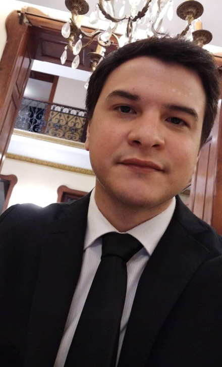 Francisco Malvido, cantante lírico.jpg