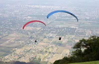 Una de las pistas de parapente más reconocidas del mundo para el vuelo libre está en Argentina