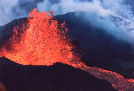 la-ultima-vez-que-el-volcan-mauna-loa-entro-en-erupcion-fue-en-1984.jpeg