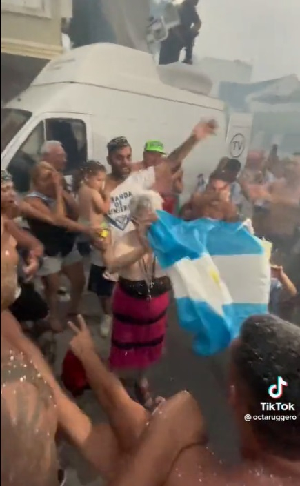 abuela lalala.jpg