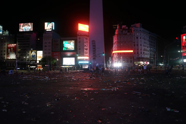 La avenida 9 de Julio se liberó recién pasadas las 21:20 de este martes.