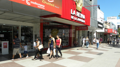 Escaso movimiento comercial en el último día del año