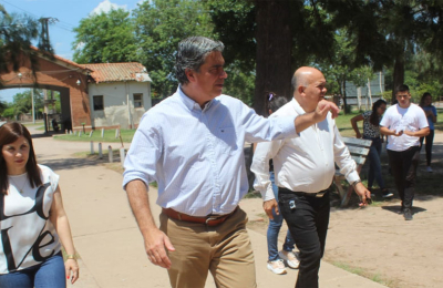 En San Martín, Capitanich se reunió con intendentes de varias localidades