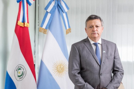 EMABAJADOR PEPPO.JPG