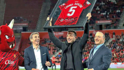 Emotivo homenaje a Lionel Scaloni en Mallorca