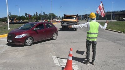 Fin de semana con tránsito normal en el cruce de Ruta 16 y avenida Sarmiento