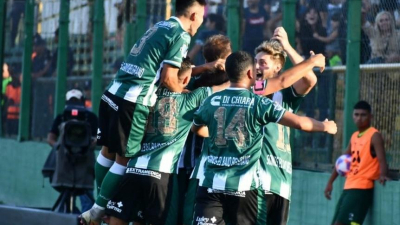 Con un jugador menos y por penales Excursionistas eliminó a Gimnasia
