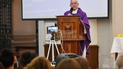 "Dios es el único que puede levantarnos de nuestras cenizas", afirmó Dus