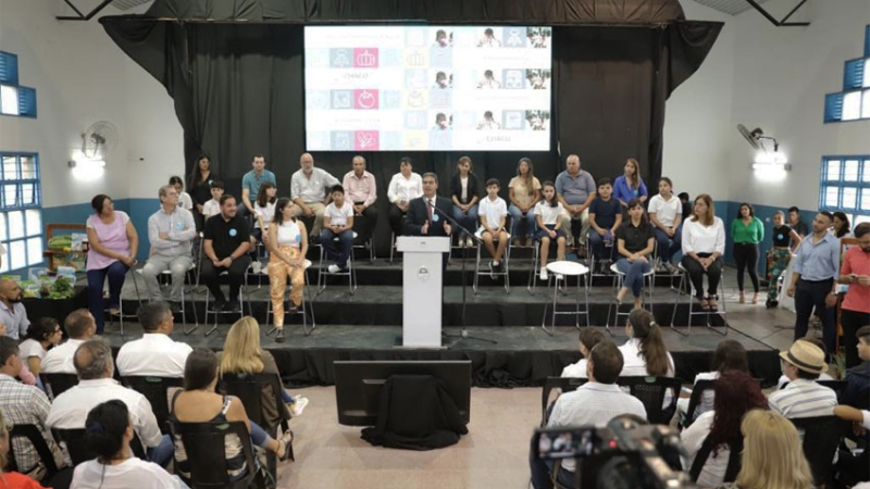 Presentan programa para garantizar la alimentación de 250.000 alumnos