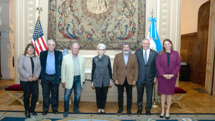 cgt + embajada.JPG