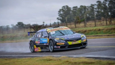 "Zapallito" Sánchez celebró en la primera del Top Race V6