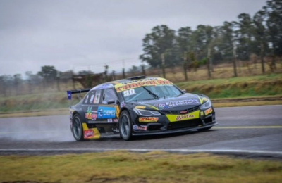 "Zapallito" Sánchez celebró en la primera del Top Race V6