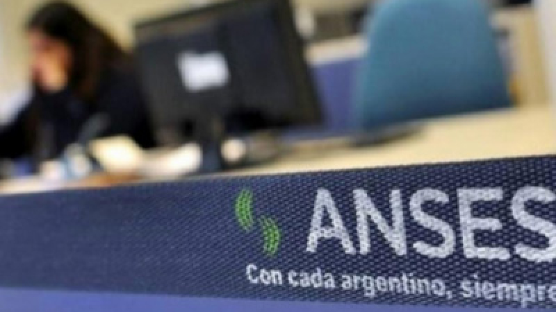 Comienza el pago de jubilaciones mínimas, Asignación Universal por Hijo y garrafa social