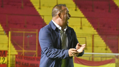 Renunció Leo Fernández como DT de Sarmiento tras la derrota