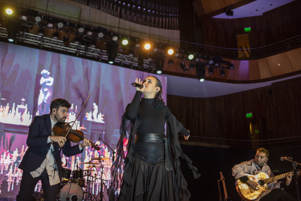 Lo que dejó la apertura del mercado de industrias culturales argentinas, desfile y show musicales.