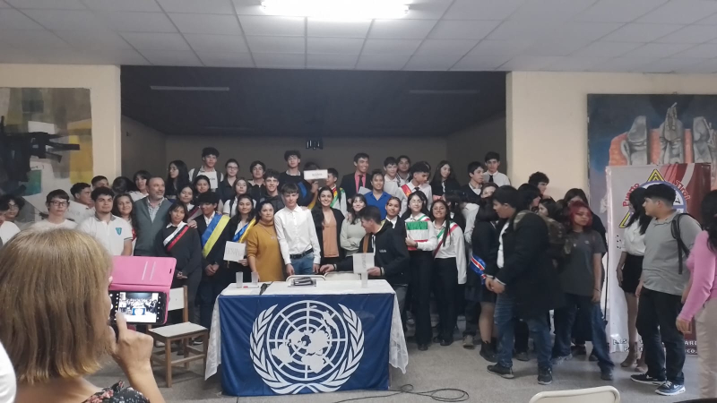 Primer modelo de Naciones Unidas en Puerto Tirol