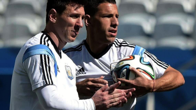 Maxi Rodríguez se despide del fútbol con Messi como invitado de lujo